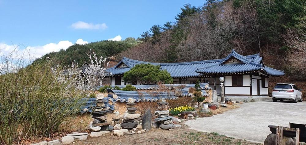 Gangneung Wangsangoal Hanok Pension Екстериор снимка